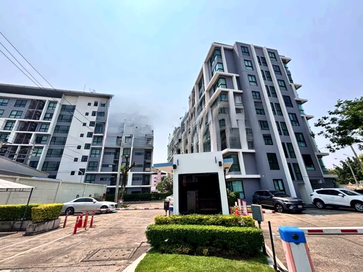 Exterior or project image for Metro Sky Ratchada in Bangkok