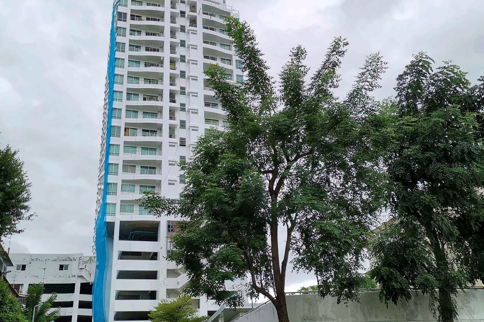 Exterior or project image for Supalai River Place in Bangkok