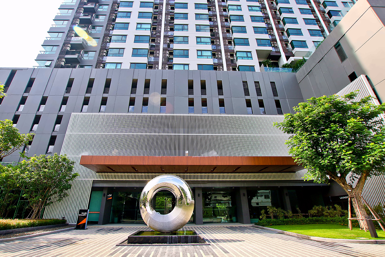 Exterior or project image for The Stage Taopoon Interchange in Bangkok